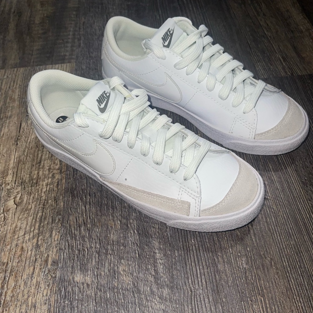 Kids Nike Blazer Low ‘77 white size 6Y